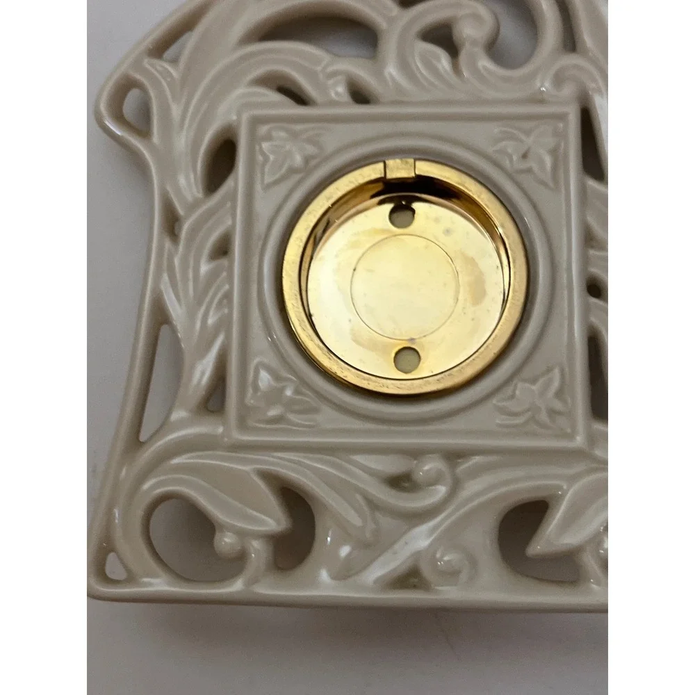 UNTESTED Vintage‎ Lenox Timely Traditions Beige Arched Pierced Clock